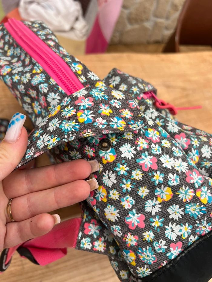 Sac à dos cartable superdry rentrée des classes Liberty à fleurs ensemble avec trousse - photo numéro 9