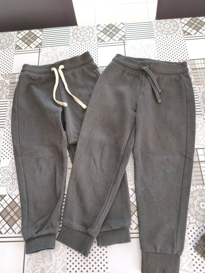 Lot vêtements garçon 4 ans - photo numéro 2