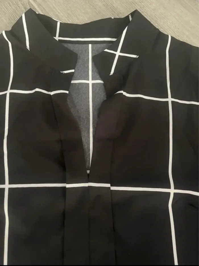 Chemiser à carreaux noir et blanc taille S - photo numéro 3