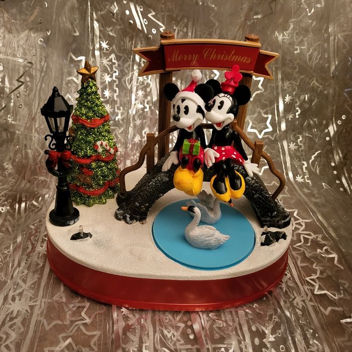Décor animé et lumineux Mickey et Minnie à Noël - photo numéro 3
