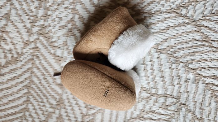 Chaussons fourrure bébé - photo numéro 2