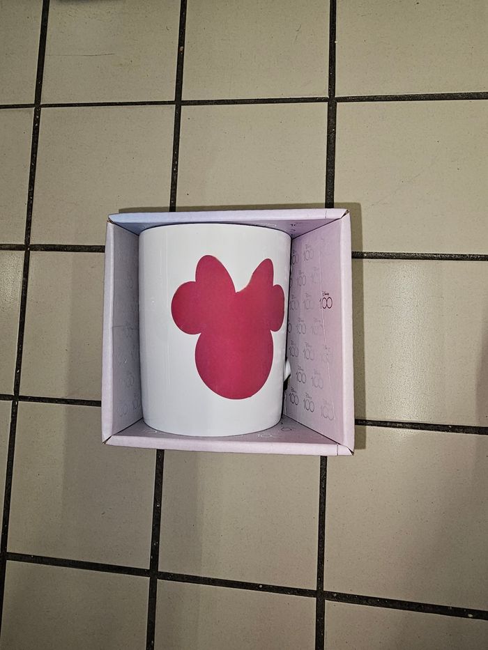 Mug/tasse disney 100 minnie - photo numéro 3