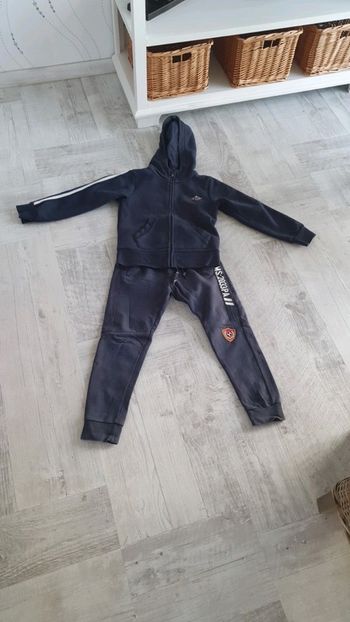 Survêtement Taille 8 ans