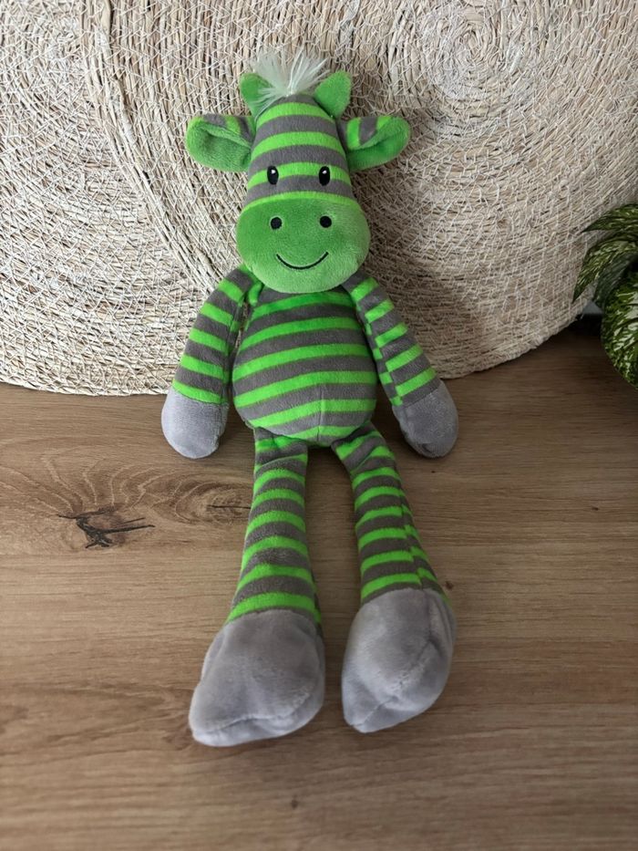 Doudou zèbre rayé vert fluo gris Carrefour cmi - photo numéro 2