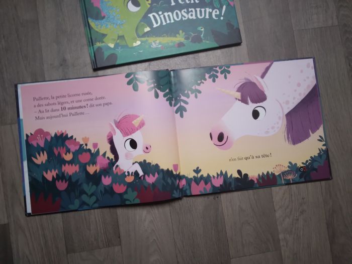 lot 2 livres au lit petit(e) licorne / dinosaure - photo numéro 3