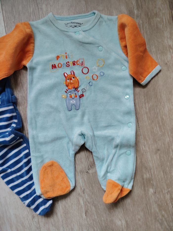 Lot pyjamas 1 mois - photo numéro 2