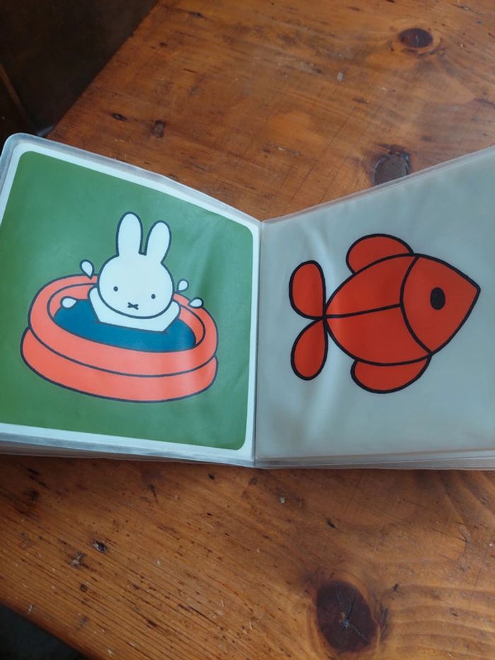 Livre de bain Miffy joue avec de l'eau - photo numéro 3