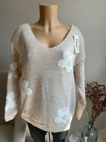 Pull neige à fleurs marguerites blanches