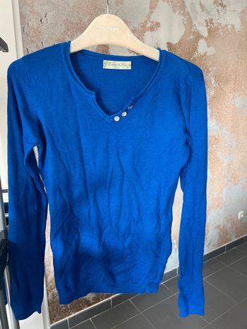 Petit pull bleu