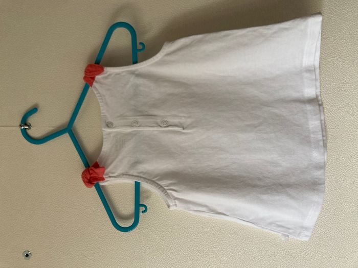 Tee-shirt sans manche avec papillons et noeuds fille 18 mois - photo numéro 4