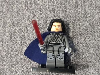 Star Wars Naare + sabre laser  &  socle - Figurine Compatible