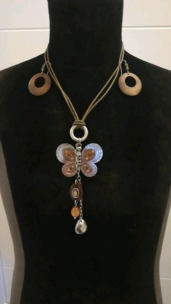 Ensemble collier boucle d'oreilles fantaisie