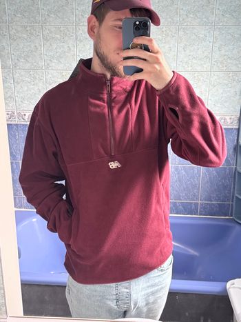 New Balance – Sweat Polaire Fleece 1/2 Zip Bordeaux S (État Neuf avec Étiquette)