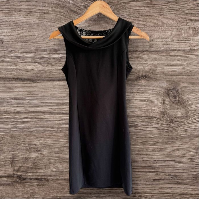 Robe sans manches noir élégante moulante taille 34 XS - photo numéro 3
