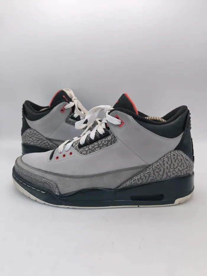 Baskets homme Air Jordan 3 Retro stealth Taille 44