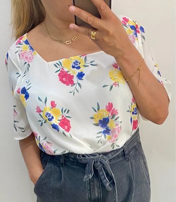 Blouse a fleurs taille L