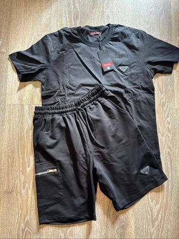 Ensemble noir