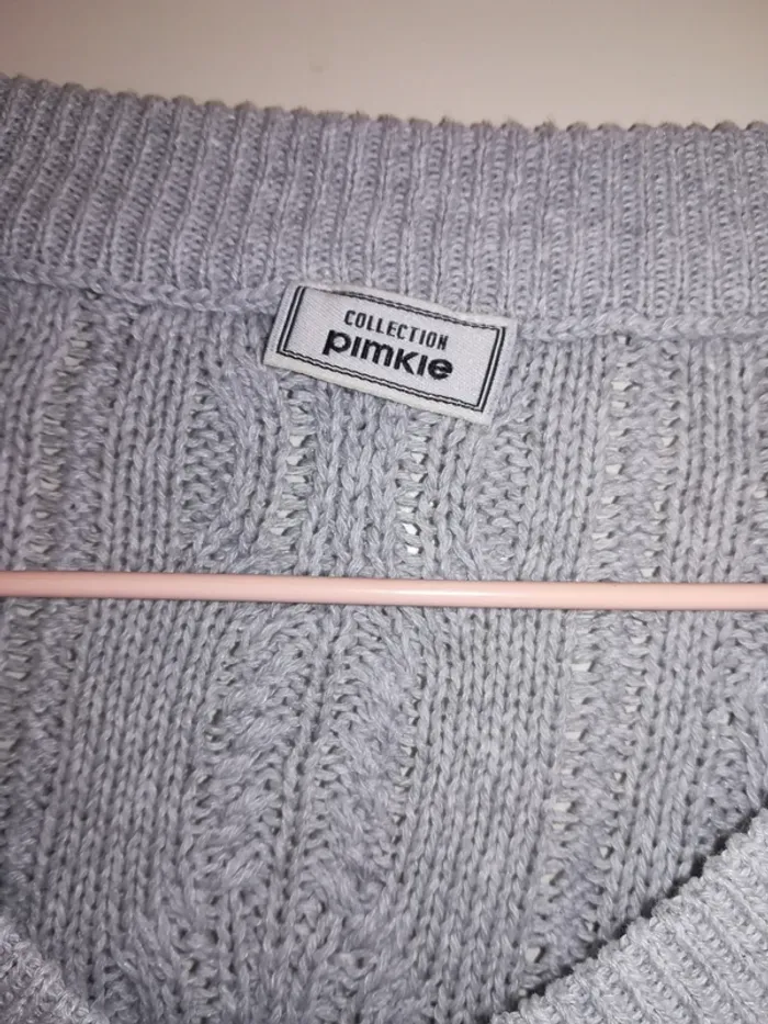 Pull court, col en V, gris clair, Pimkie, taille S, très bon état - photo numéro 2