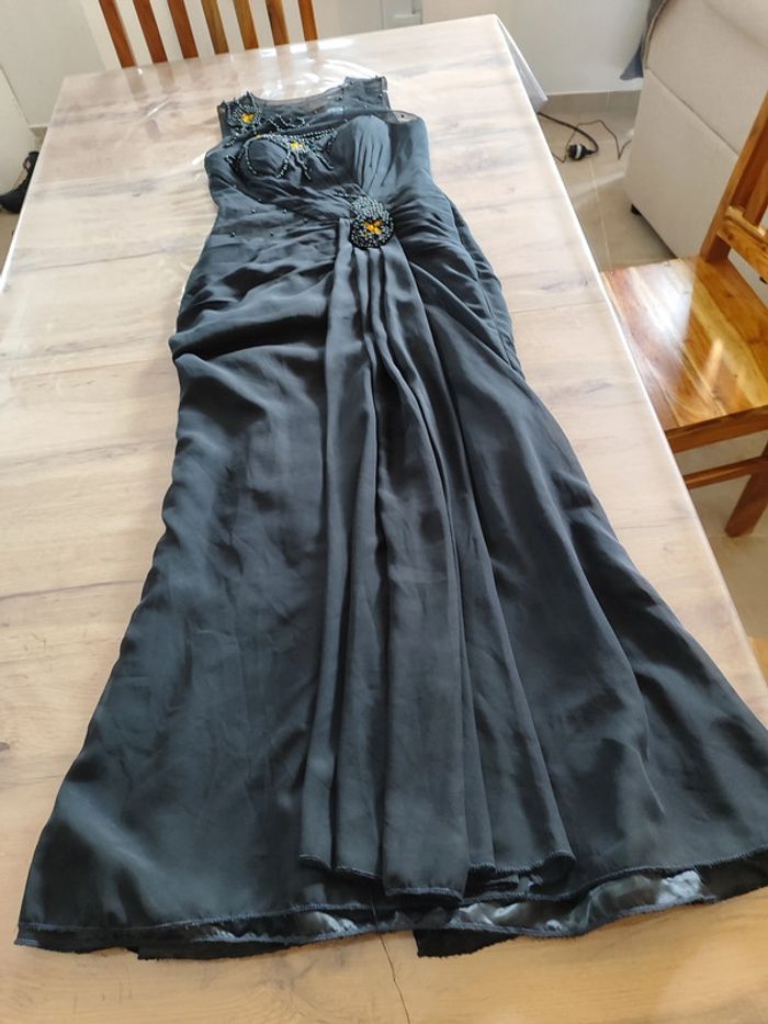 Robe Longue Pucino Noire, Taille 38 - Élégance Dramatique et Détails Scintillants ! - photo numéro 2