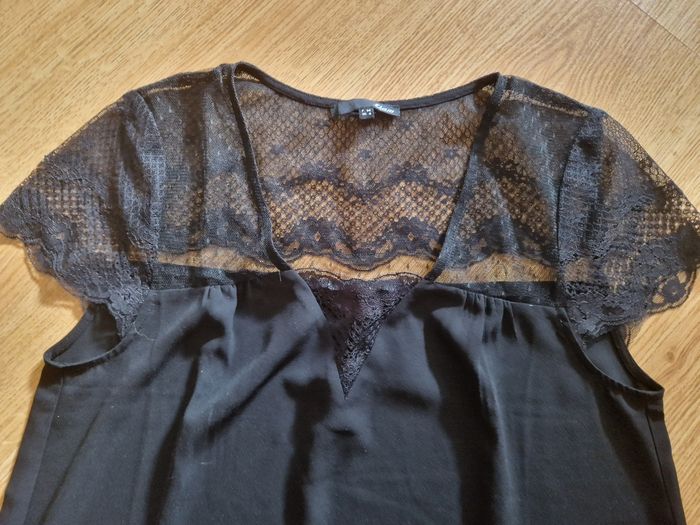 Haut Etam avec dentelle ou plumetis taille 36 NEUF - photo numéro 2