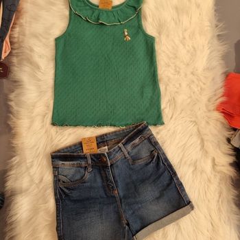 NEUF (non porté)🏷🏷 😍🥰🤩👌superbe ensemble  débardeur et short 8 ans fille⚘️🌺