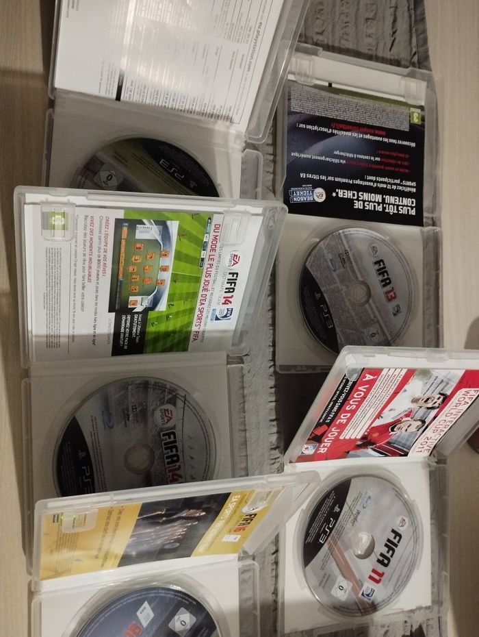 Lot 5 jeux FIFA PS3 complet - photo numéro 2