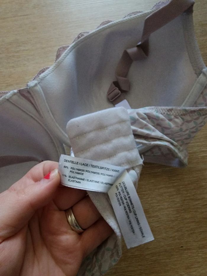 Soutien gorge femme taille 100D - plus - très bon état - photo numéro 4