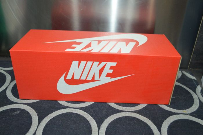 Boite vide Nike - photo numéro 3