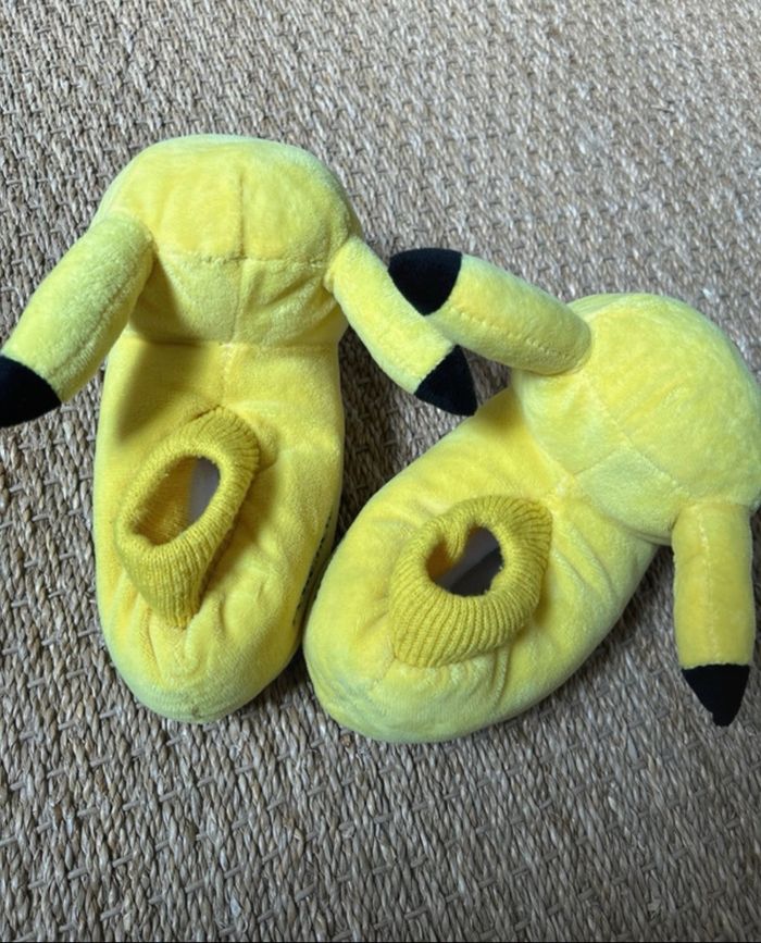 Chaussons enfant Pikachu taille 28 - photo numéro 4