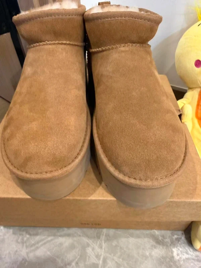 Ugg Ultra Mini taille 39 - photo numéro 3