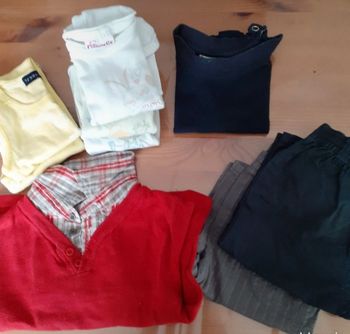 Lot 9 vêtements légers garçon t. 6 mois