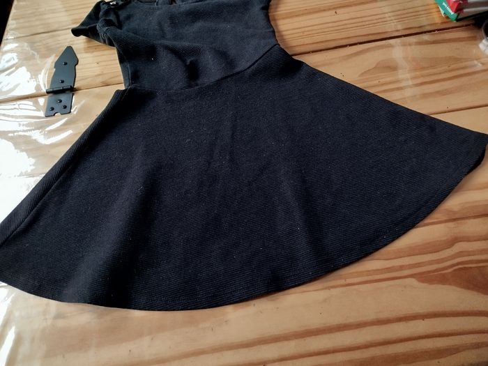 Robe noire - photo numéro 3