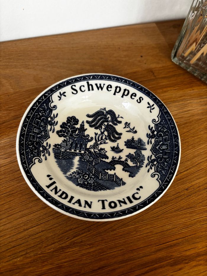 Vintage ancien vide poche ramasse monnaie bar publicitaire Schweppes Indian Tonic - photo numéro 2