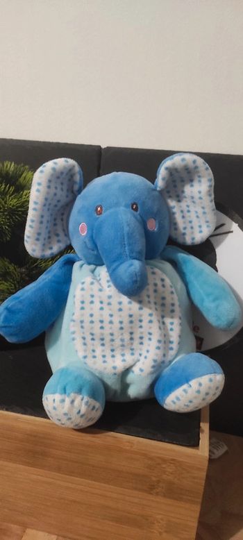 doudou éléphant auchan bleu pois one two fun baby boule peluche blanc