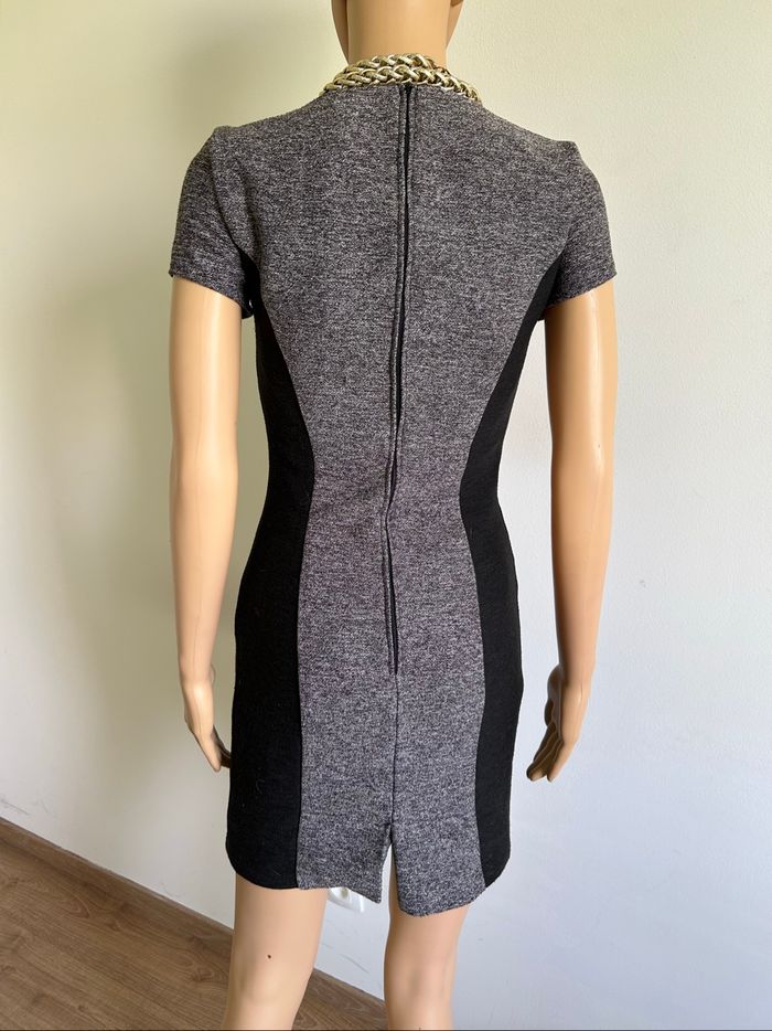 Robe grise et noire neuve à manches courtes Naf Naf taille 34 - photo numéro 5