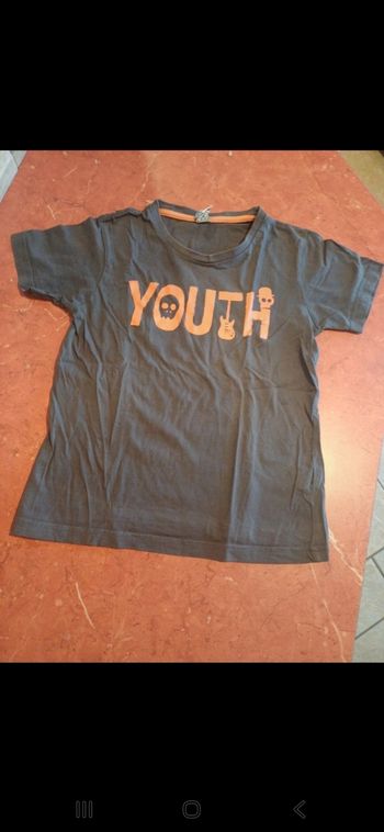 T.shirt garçon taille 8 ans