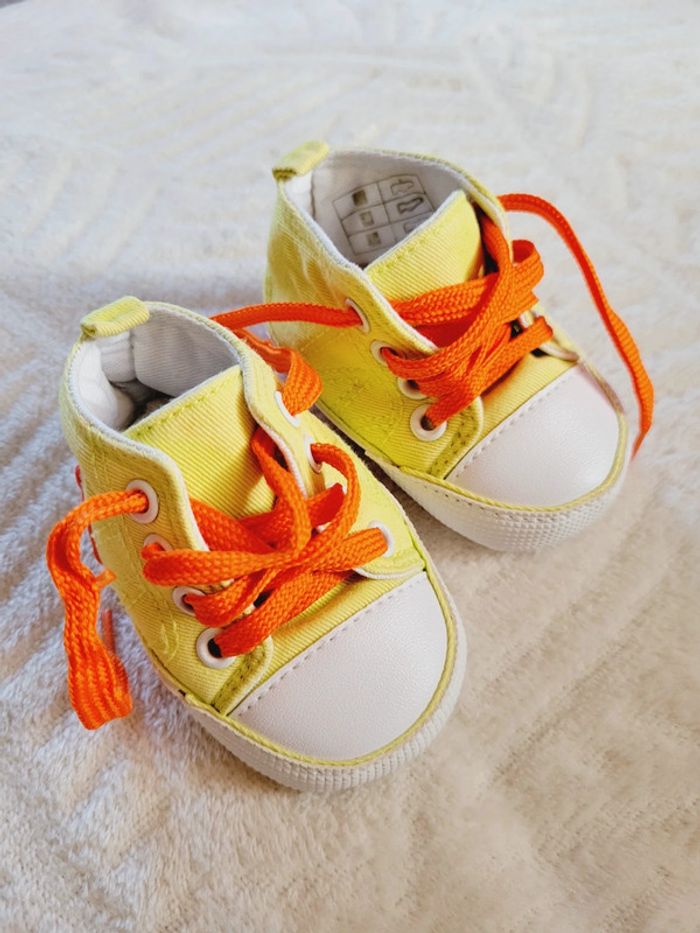 Baskets nouveau né - photo numéro 2