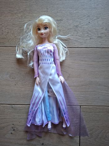 Poupée Elsa Reine des Neiges 