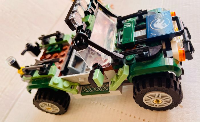Lego - Jeep set 75935 - baryonix - photo numéro 5