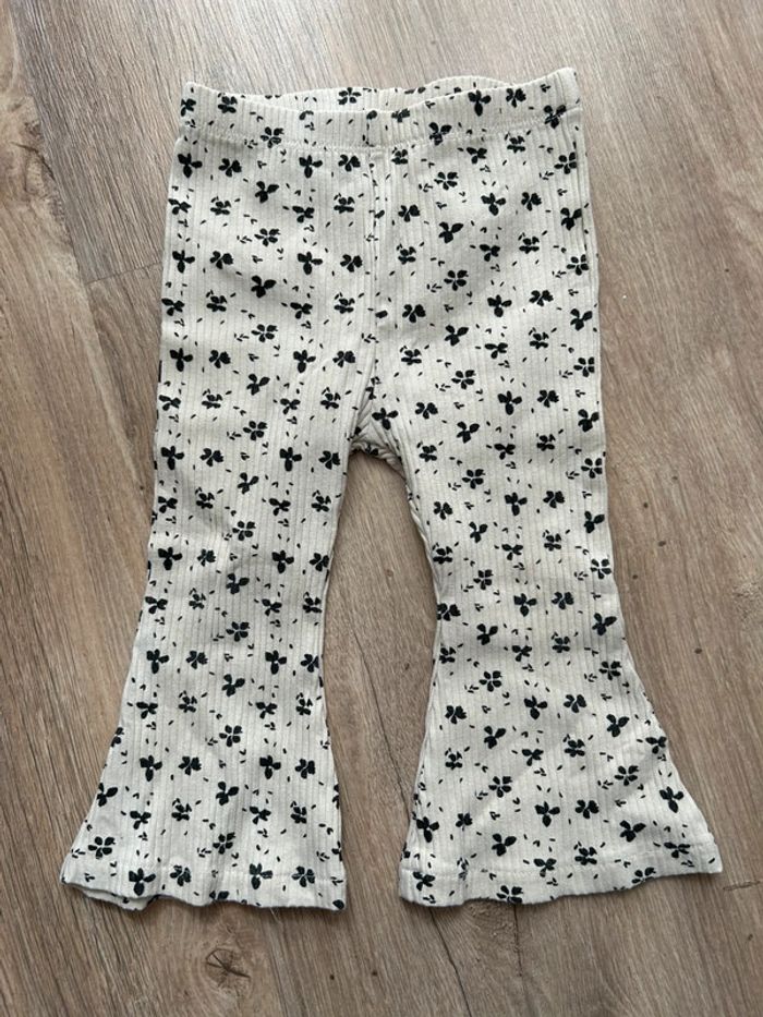 Legging côtelé pattes d’éléphant fille 18 mois