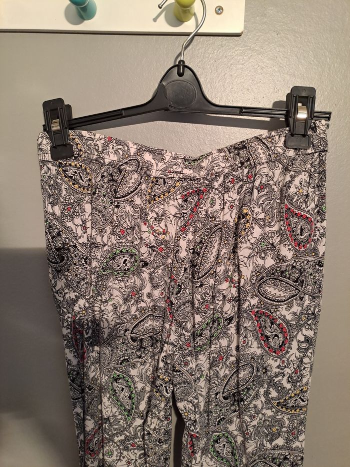 Pantalon femme décoré fleurs - Marque Etam - Taille 36 - État neuf. - photo numéro 8