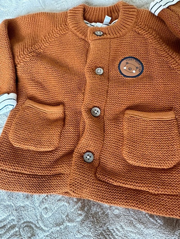 Gilet en tricot point mousse badge brodé ourson pour bébé garçon 3 mois Orchestra - photo numéro 3