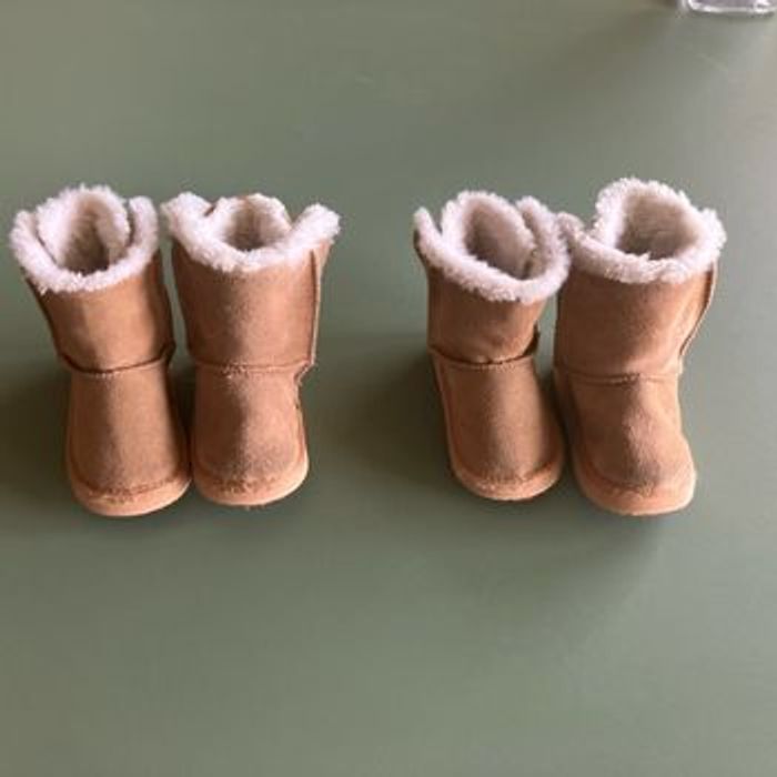 Deux paires de bottines en cuire 21 2xpaires