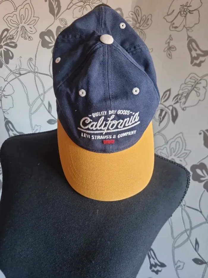 Casquette bleue Levis