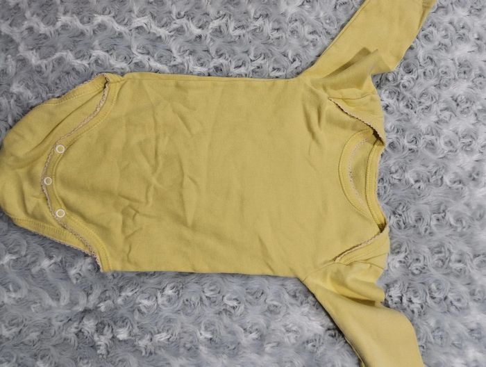 Lot de 3 bodys 9 mois - photo numéro 5