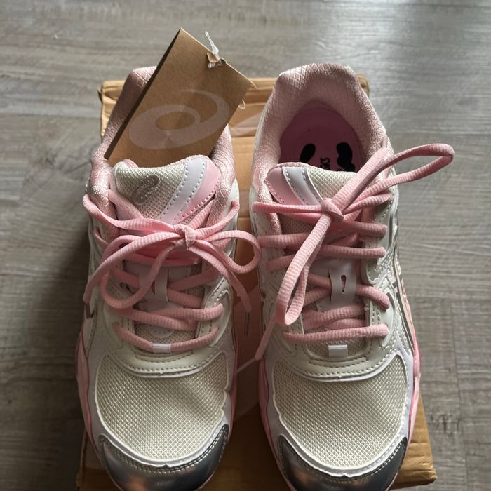 Asics NYC rose avec lacet fluffy rose - photo numéro 3