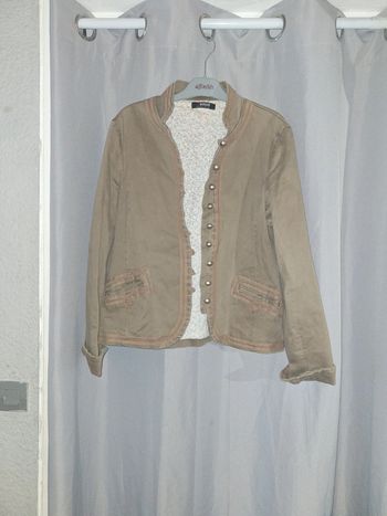 Veste M