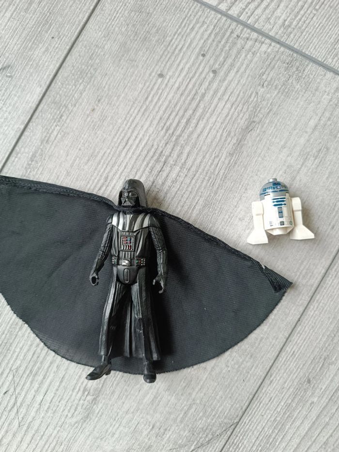 R2d2 et dark Vador - photo numéro 2