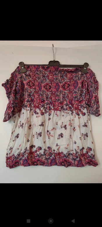 Top manches courtes épaules dénudées taille 40/42 Promod