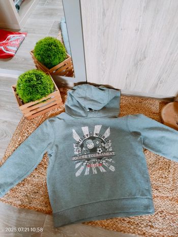 Sweat à capuche 8 ans